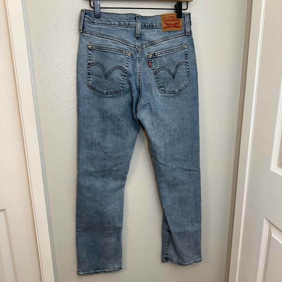 Levi's Women's High-Rise Wedgie Straight Cropped Jeans Size 28 - Picture 4 of 9